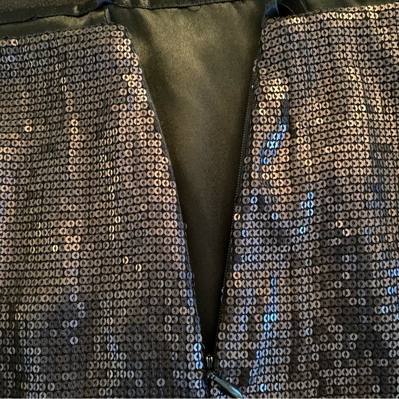 Black Sequin Skirt ✨ White House Black Market | size 0 | WHBM - Picture 6 of 7
